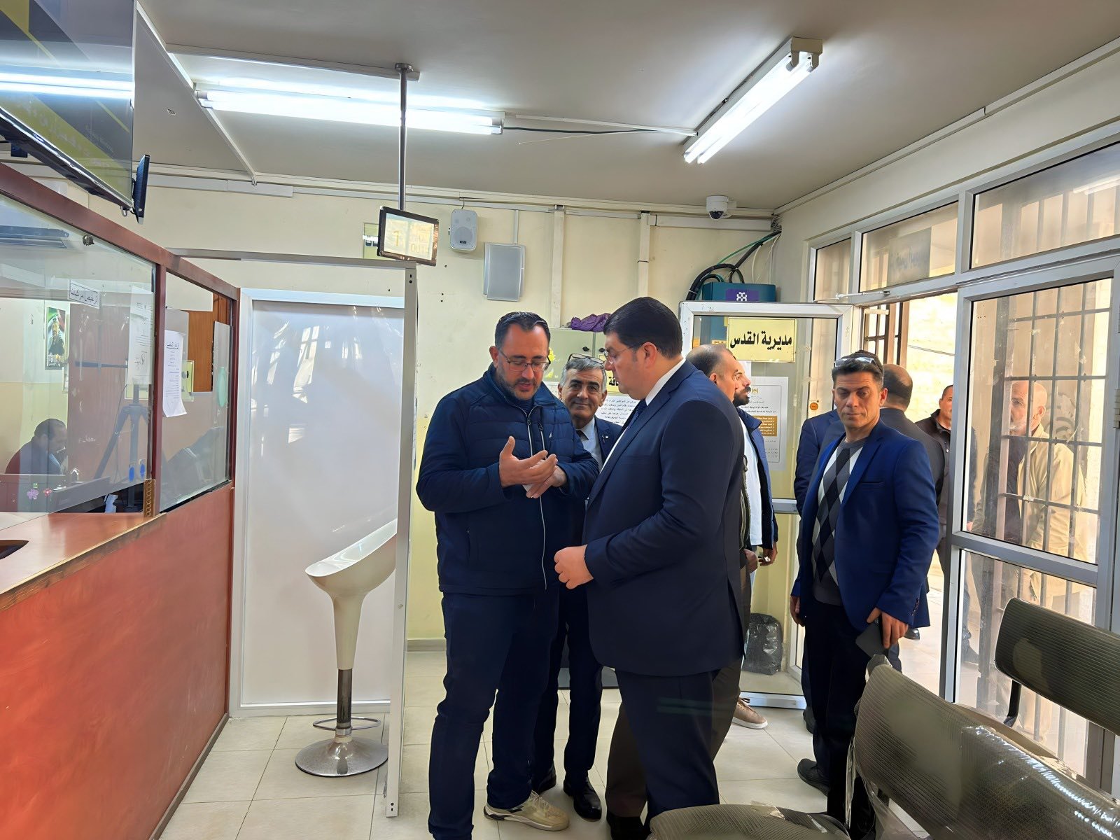 وزير النقل يتفقد مديرية “أبو ديس” ودينموميتر القدس لتعزيز جودة الخدمات والسلامة المرورية 