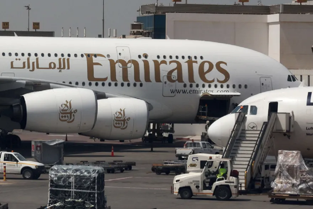 طيران الإمارات: الإيرانيون ممنوعون من دخول البلاد أو المرور عبرها