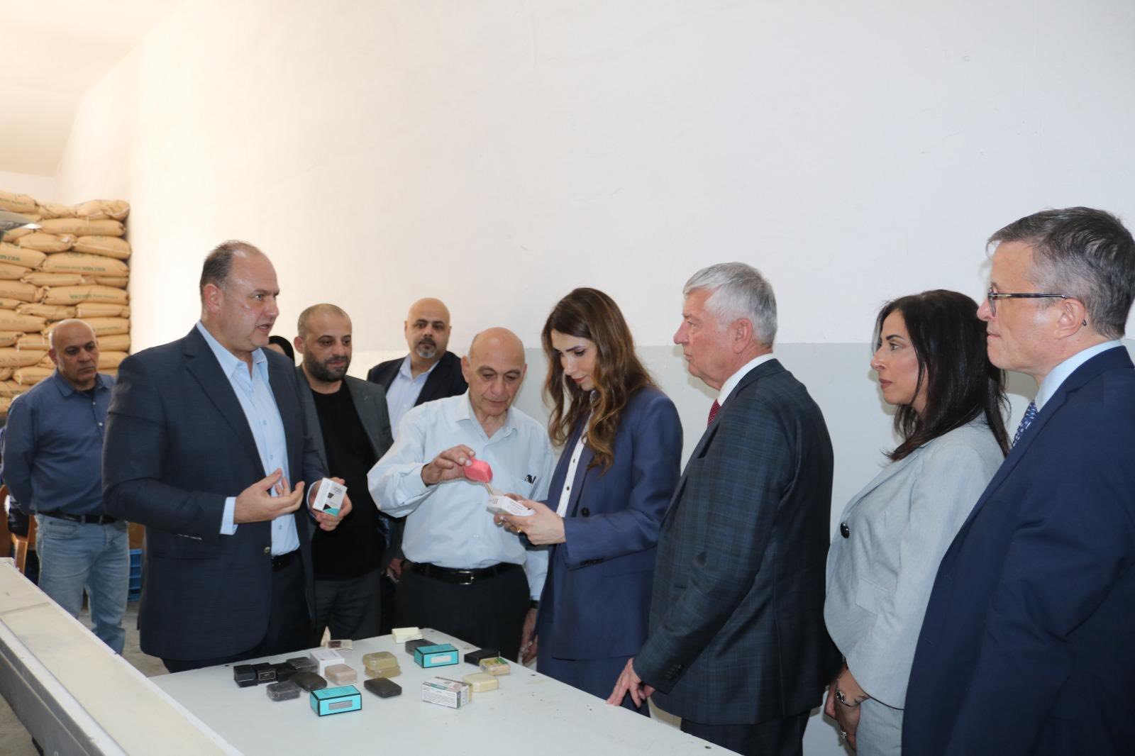 وزيرة العمل تتفقد منشآت صناعية في رام الله والبيرة ضمن فعاليات الأسبوع الوطني للسلامة والصحة المهنية 