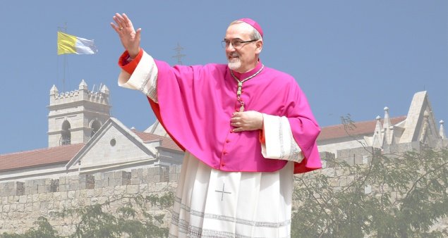  إسرائيل تمنع البطريرك بيتسابالا من دخول كنيسة القيامة للاحتفال  بقداس أحد الشعانين 