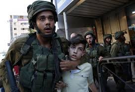 في يوم الطفل الفلسطيني.... الاحتلال يعتقل 3 اطفال من الخليل 