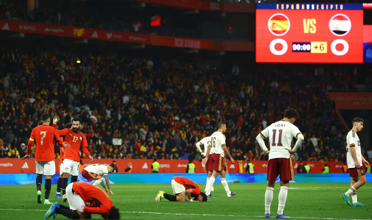 فيفا يفتح إجراء تأديبيا على خلفية هتافات عنصرية خلال مباراة إسبانيا ومصر