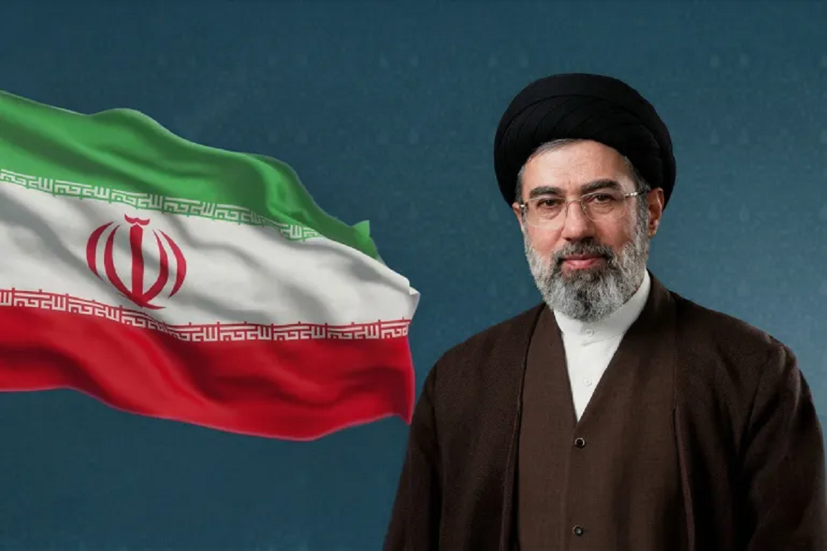 صحيفة: يحتاج لساق وعمليات تجميل.. مجتبى خامنئي يدير الأمور عن بعد وفوض القرار للحرس الثوري