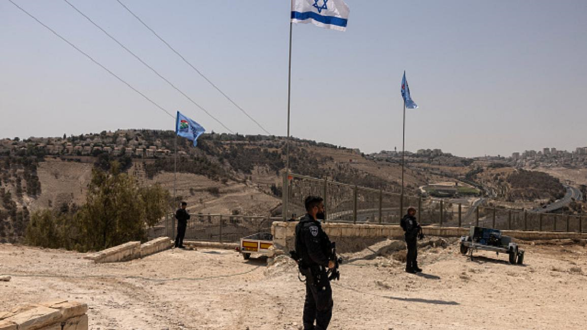 "حماس": تقديم خدمات قنصلية أمريكية داخل مستوطنة سابقة خطيرة