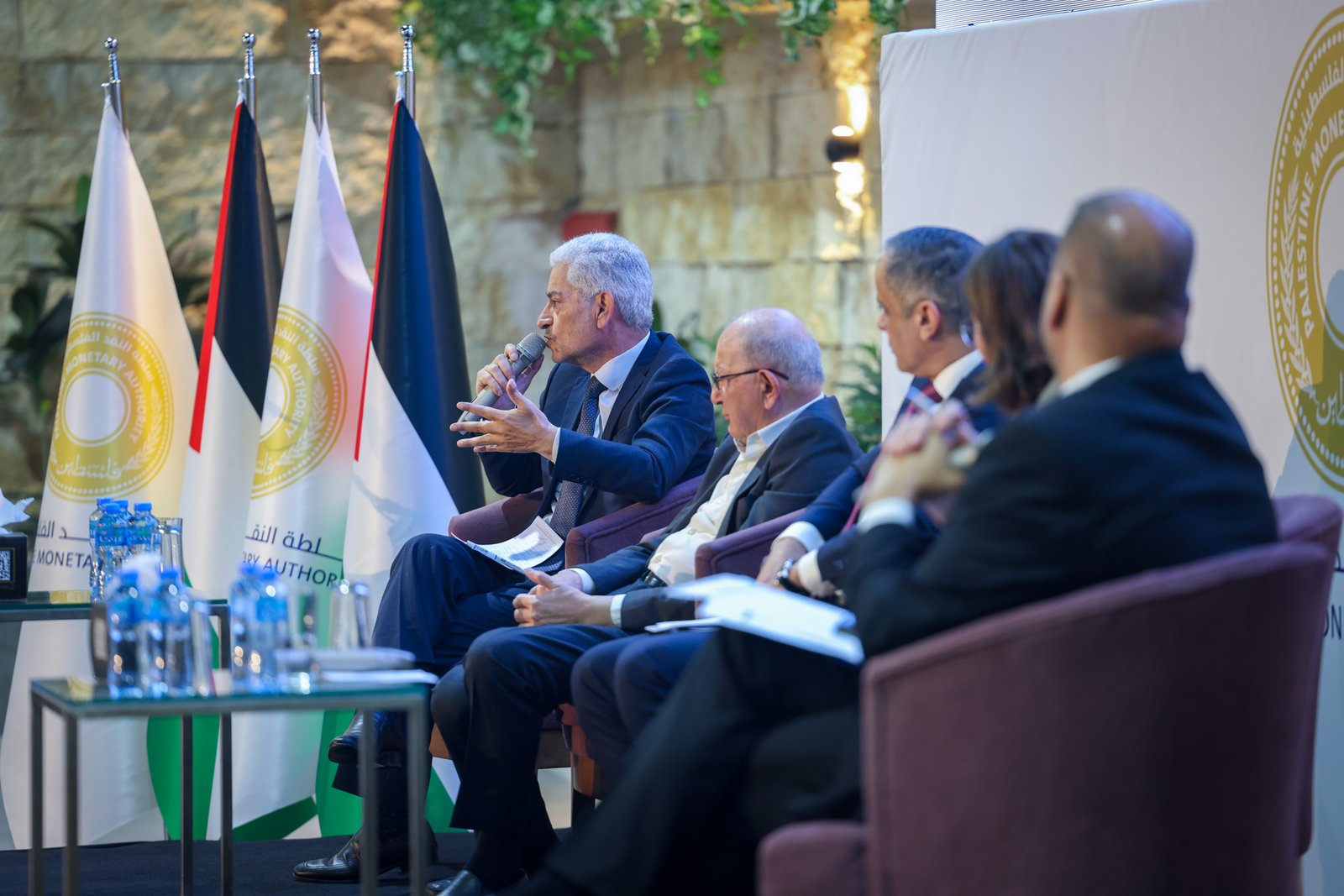 سلامة: قانون خفض استخدام النقد يعالج اختلالا هيكليا في الاقتصاد الفلسطيني