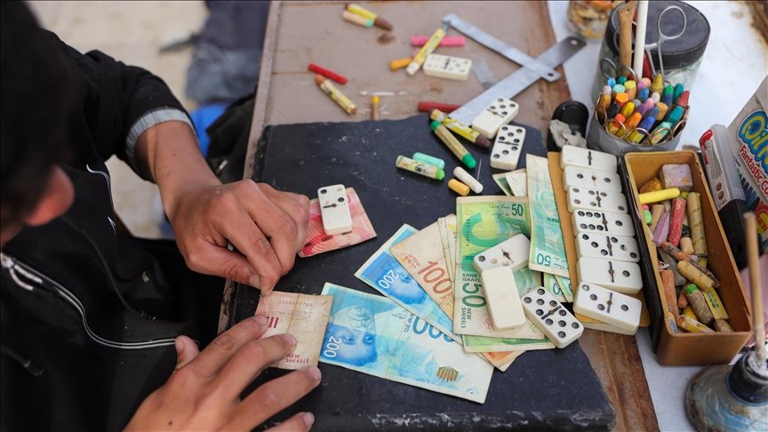 كيف يتم ترميم العملات التالفة في غزة؟