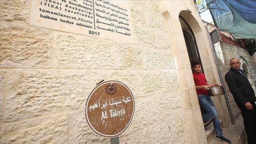 محافظ طولكرم يعلن  إطلاق تكية الشهيد ياسر عرفات الخيرية 