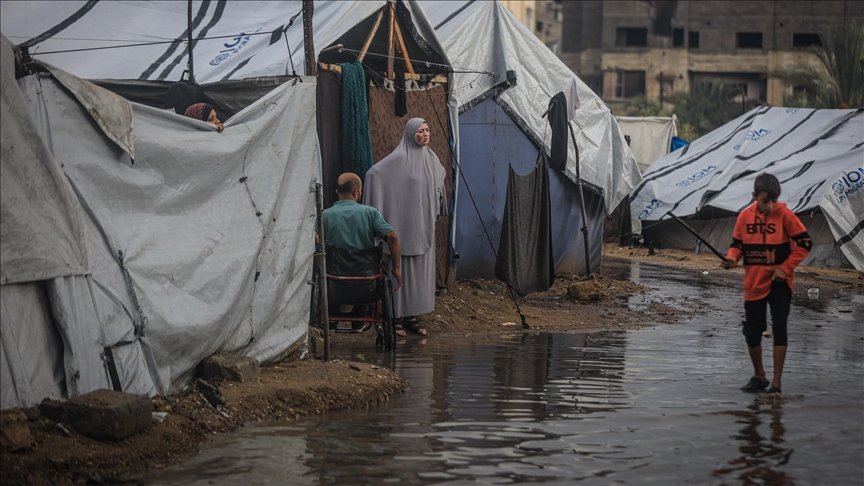 الأونروا: الأمطار تفاقم معاناة النازحين في غزة وتُغرق الخيام وسط خطر تفشّي الأمراض