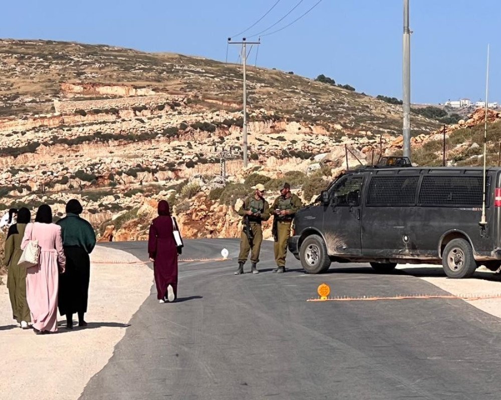 الاحتلال يغلق مدخل دير جرير