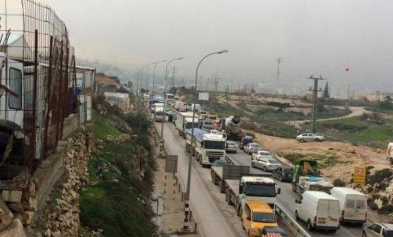 الاحتلال يقتحم العيسوية ويغلق حاجز جبع العسكري