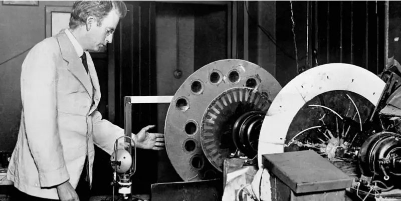 من هو أول شخص في التاريخ ظهر على شاشة التلفاز؟