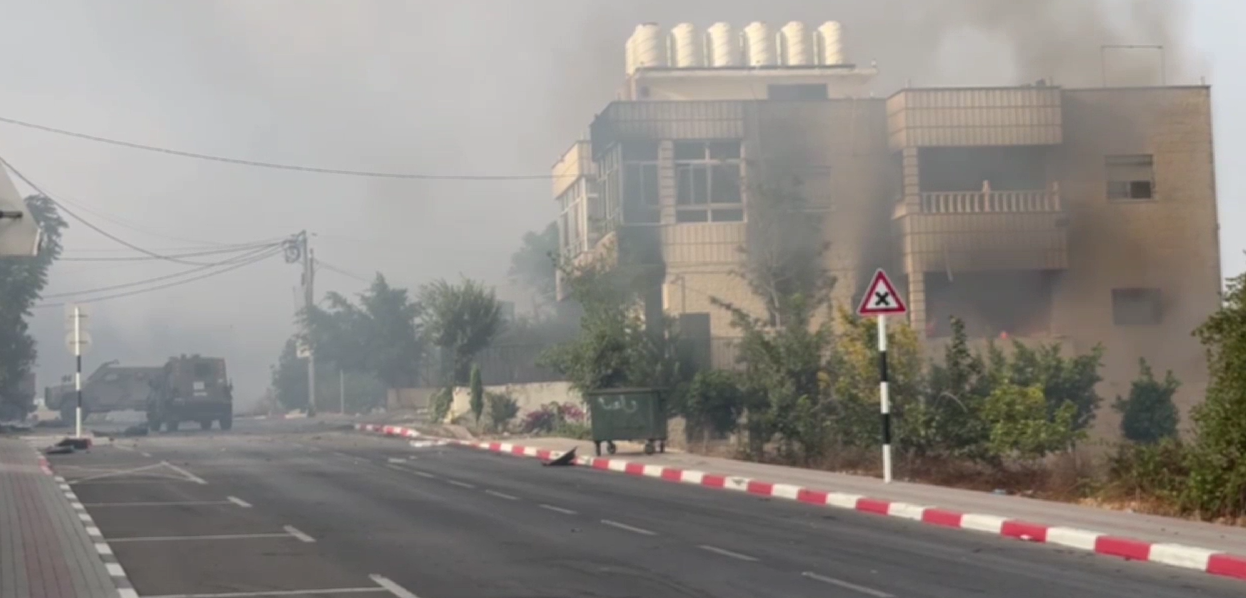 الاحتلال يقتحم سردا ويداهم متجرا